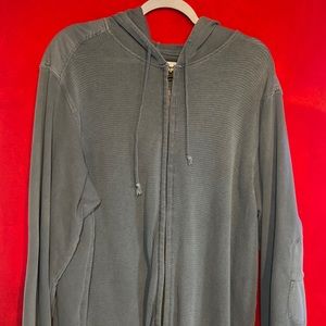 Clear Water Outfitters zip up sweater size XL